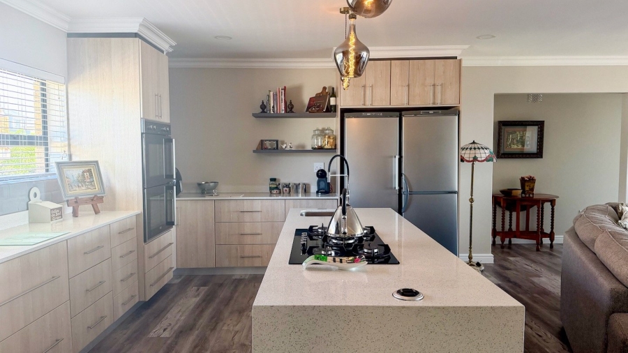 4 Bedroom Property for Sale in Reebok Western Cape
